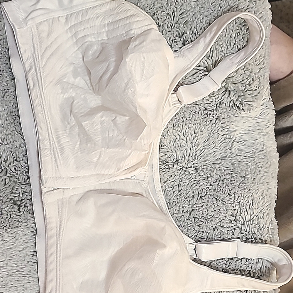 Playtex 44C Front close bra